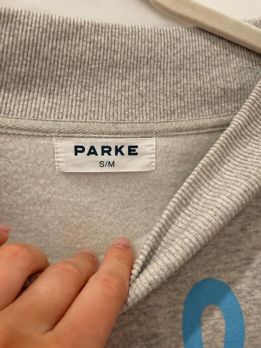 PARKE Chicago Graphic Sweatshirt Mock Neck Grey Red Blue Heart - Picture 2 of 4